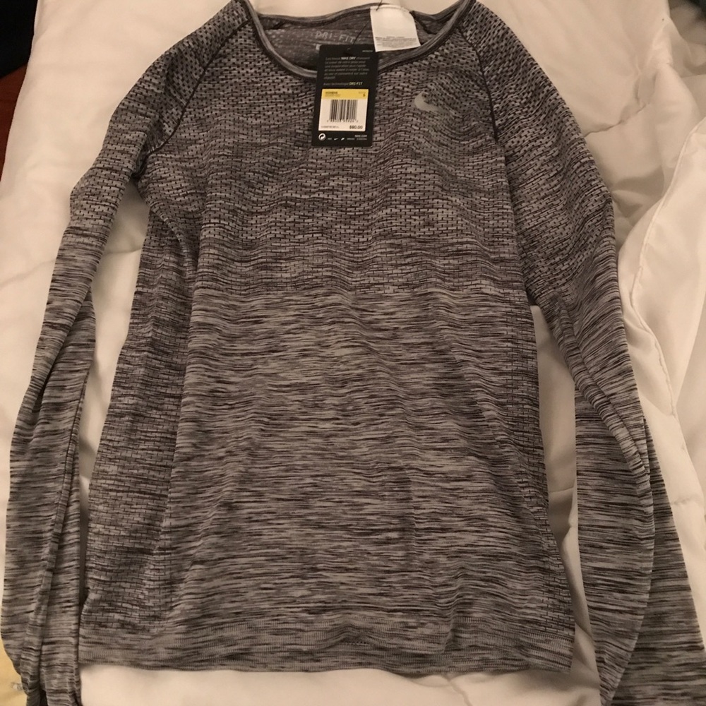 Nike long sleeve dry fit running top!